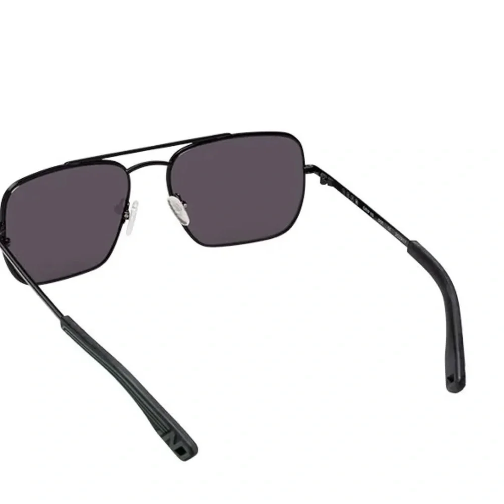 INDESCRATCHABLE Black Grip Sunglasses Unisex
